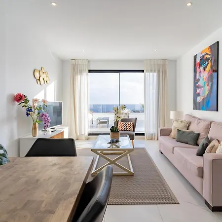Luxury Penthouse With Ocean Views Apartmán